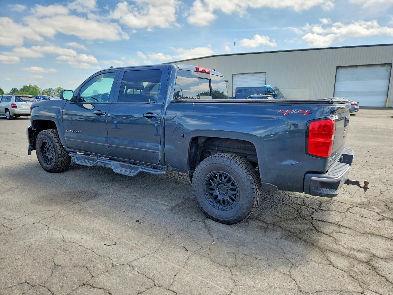2018 Chevrolet Silverado K1500 Lt - Image 2