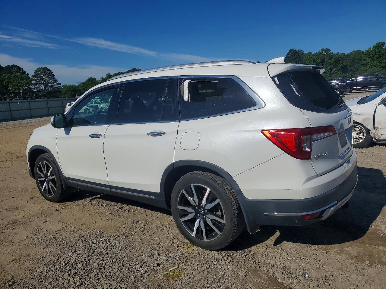 2022 Honda Pilot Touring - Фото 2