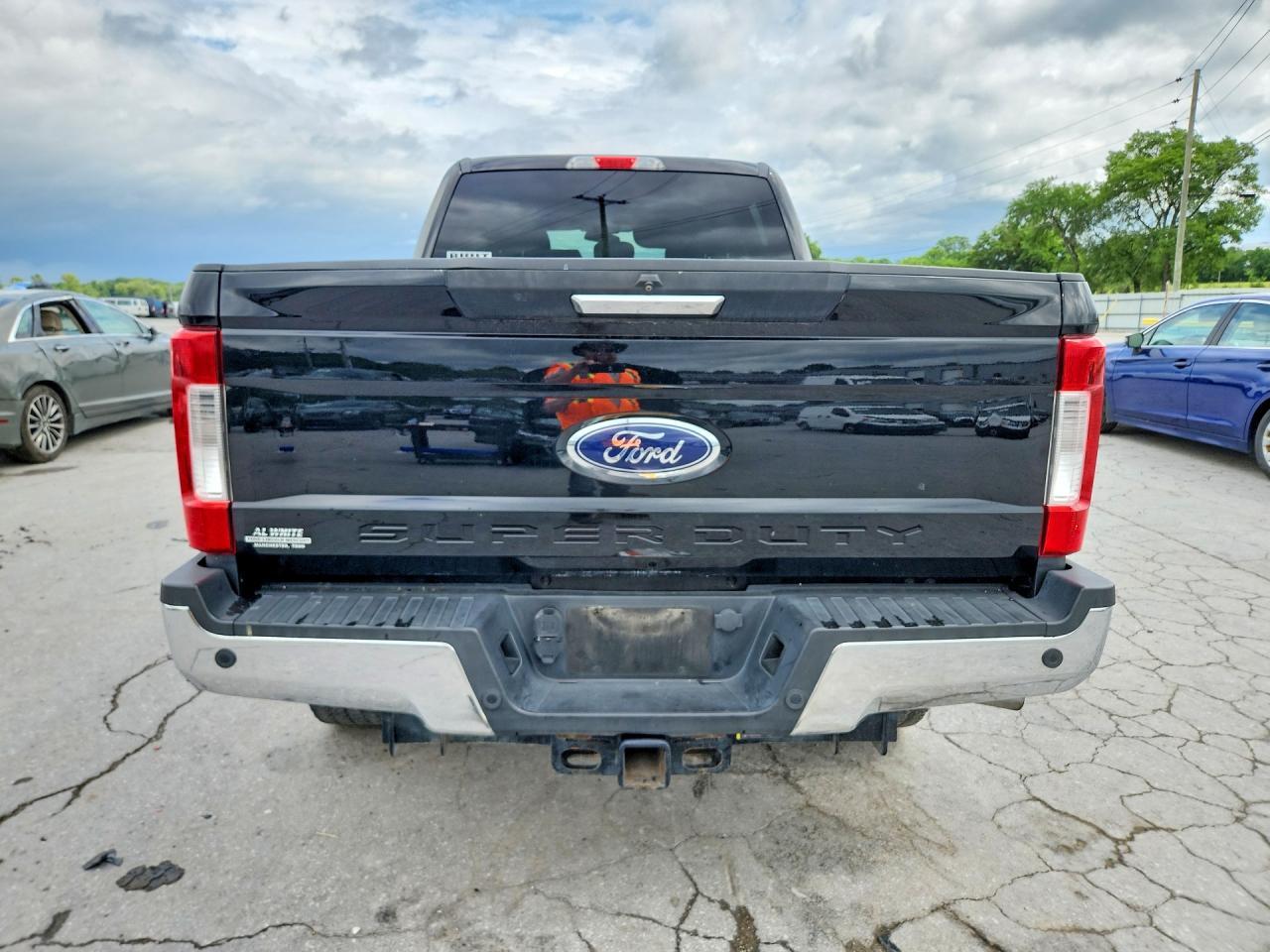 2017 Ford F350 Super Duty - Фото 6