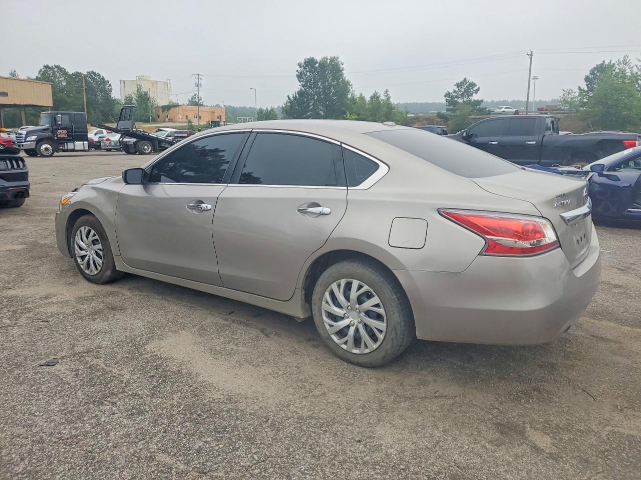 2015 Nissan Altima 2.5 S - Фото 2