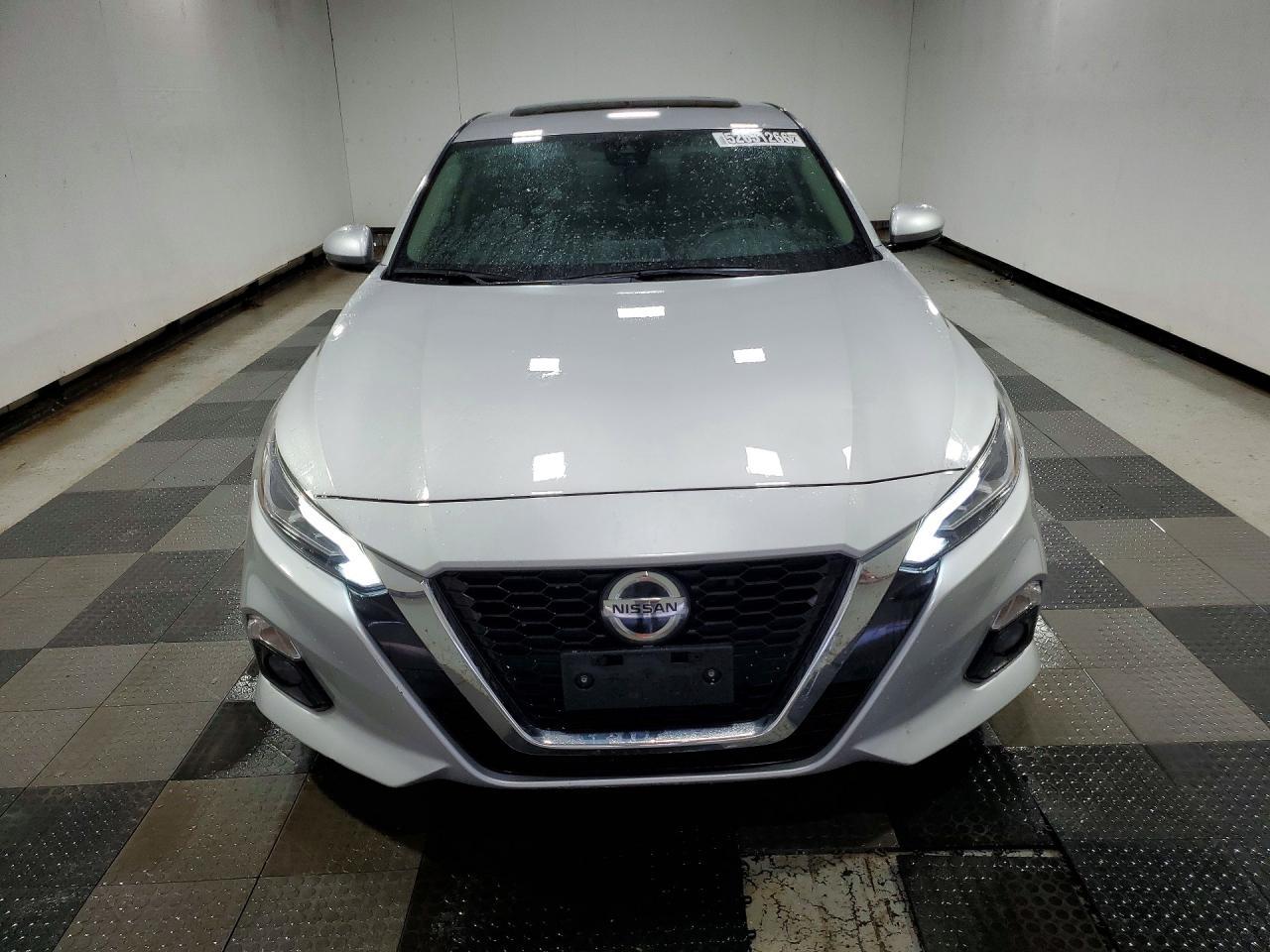 2019 Nissan Altima Sv - Image 5