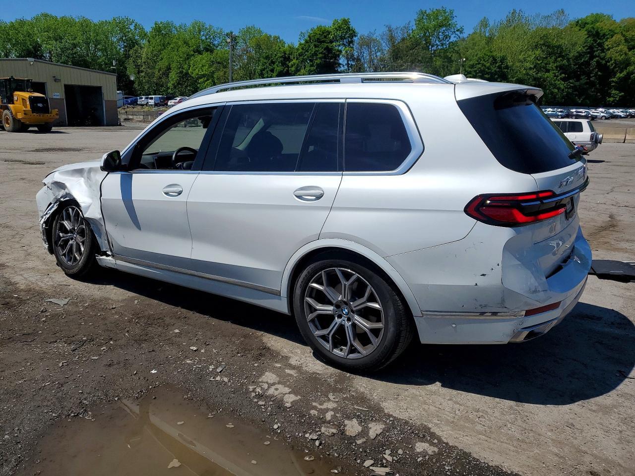 2025 BMW X7 xDrive40I - Фото 2