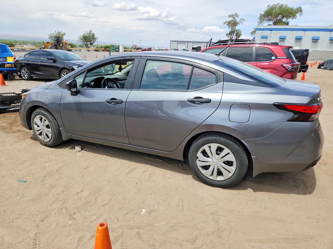 2021 Nissan Versa S - Фото 2