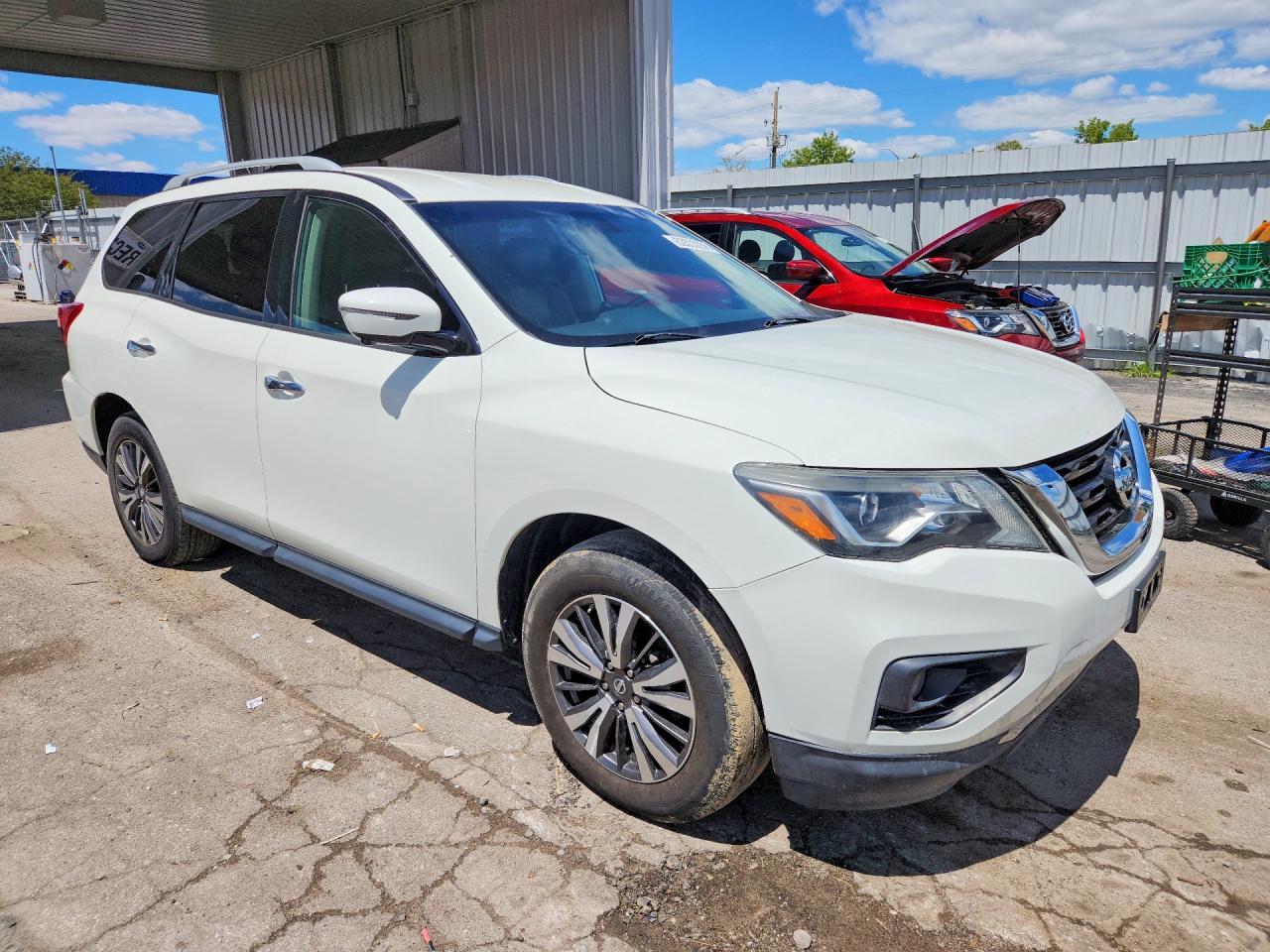2017 Nissan Pathfinder Sl - Image 4