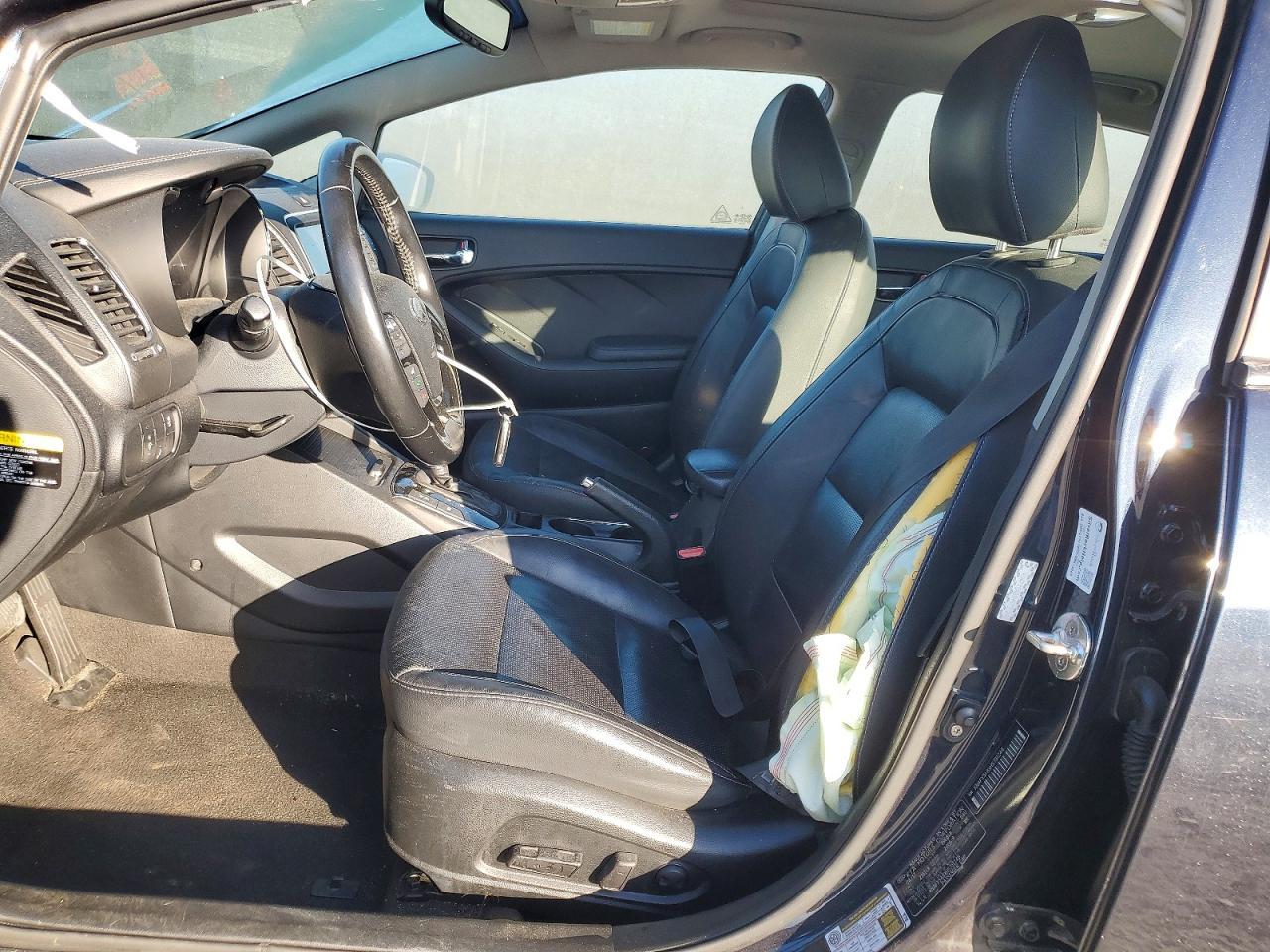 2017 Kia Forte - Image 7
