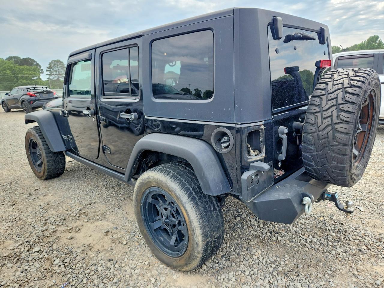 2009 Jeep Wrangler Unlimited Rubicon - Image 2