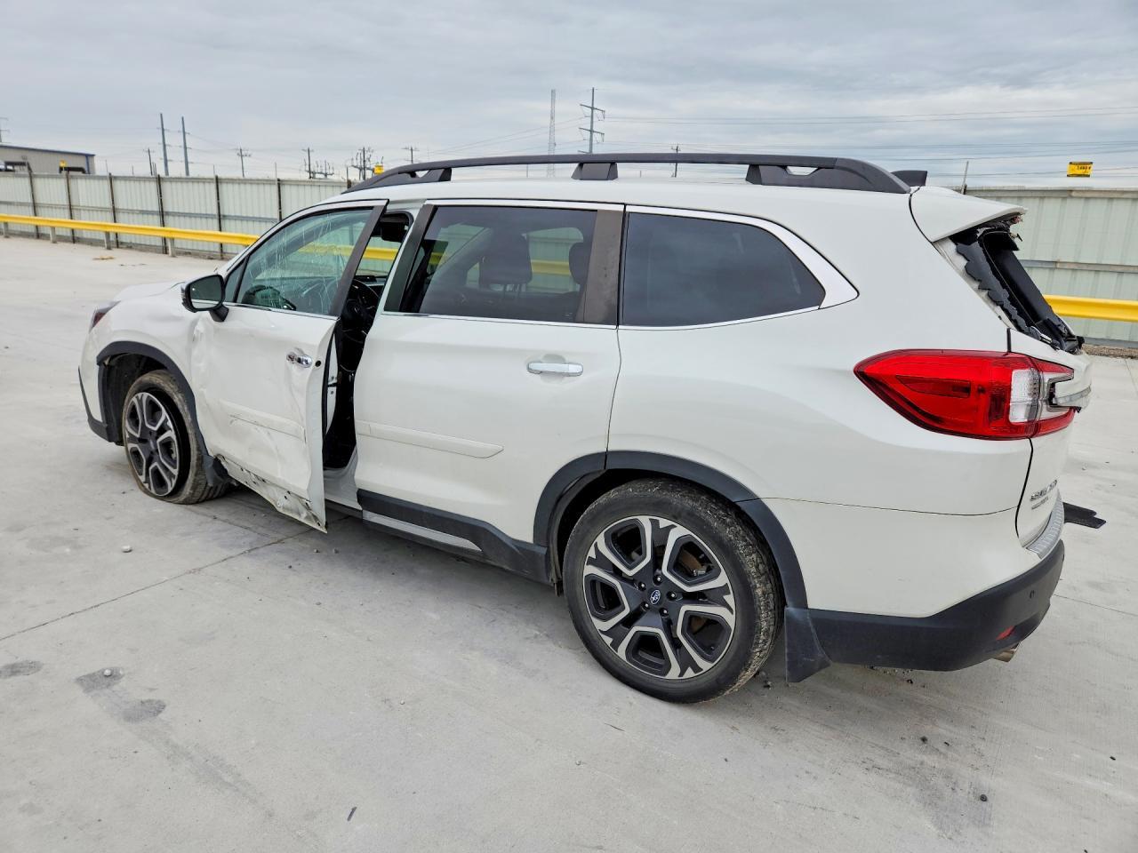 2023 Subaru Ascent Touring - Фото 2