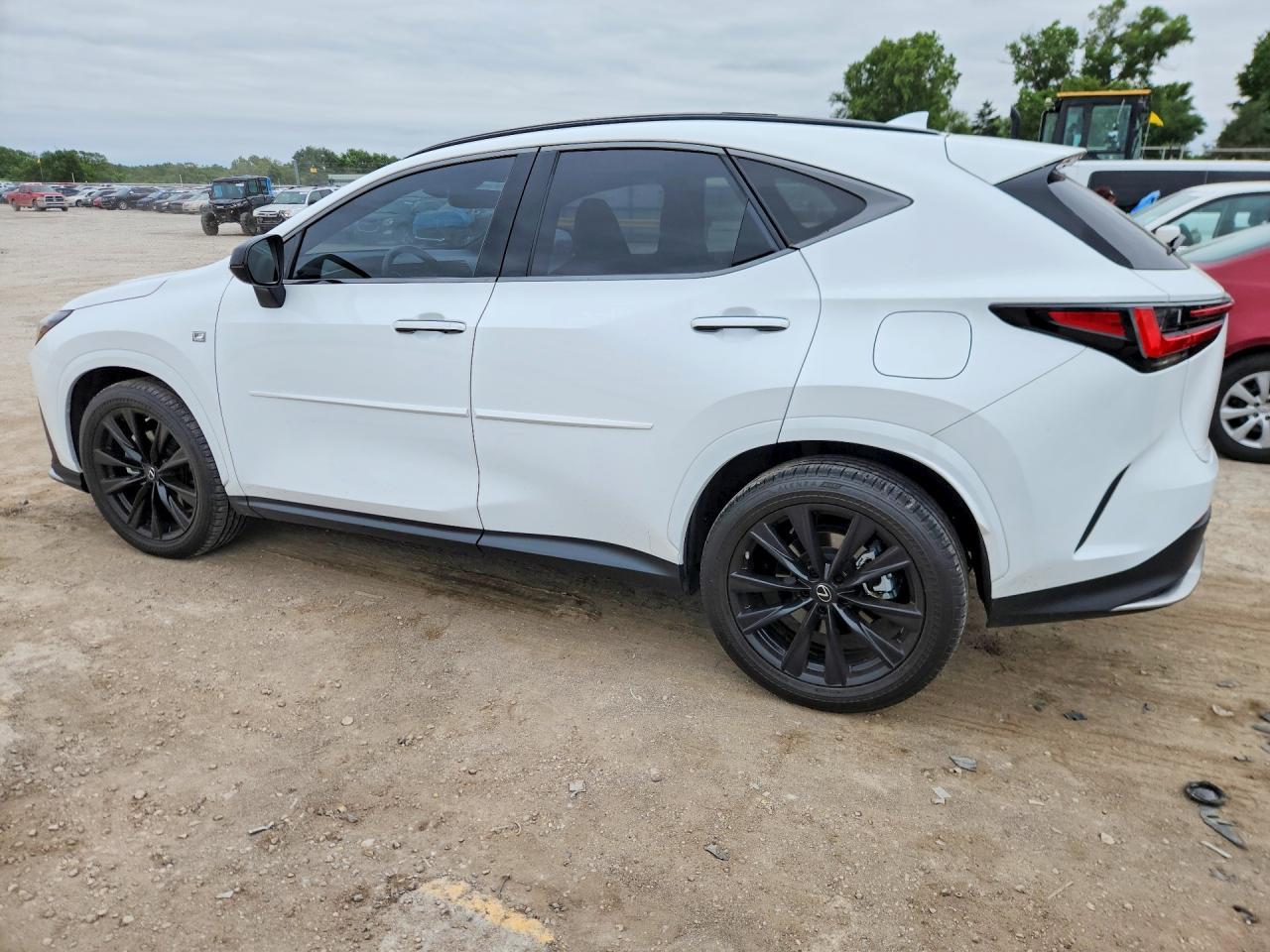 2022 Lexus Nx 350 - Image 2