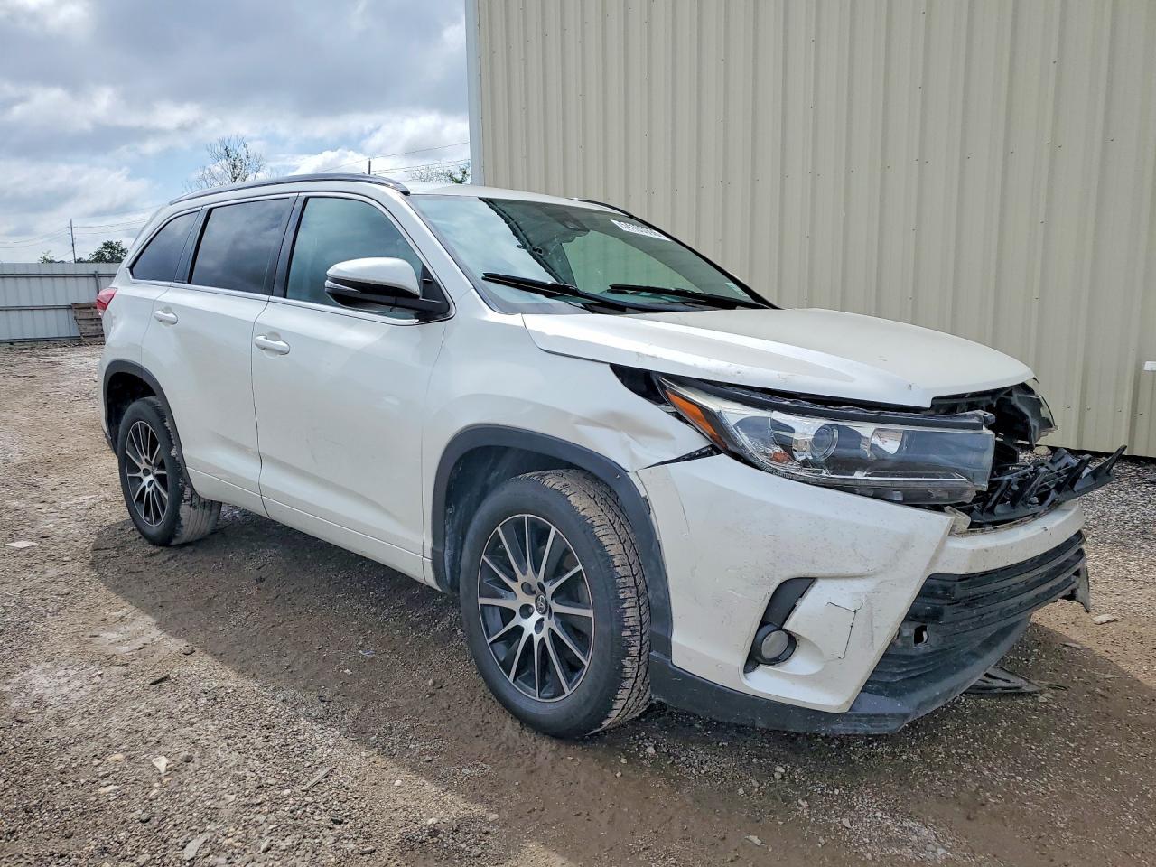 2018 Toyota Highlander Se - Image 4