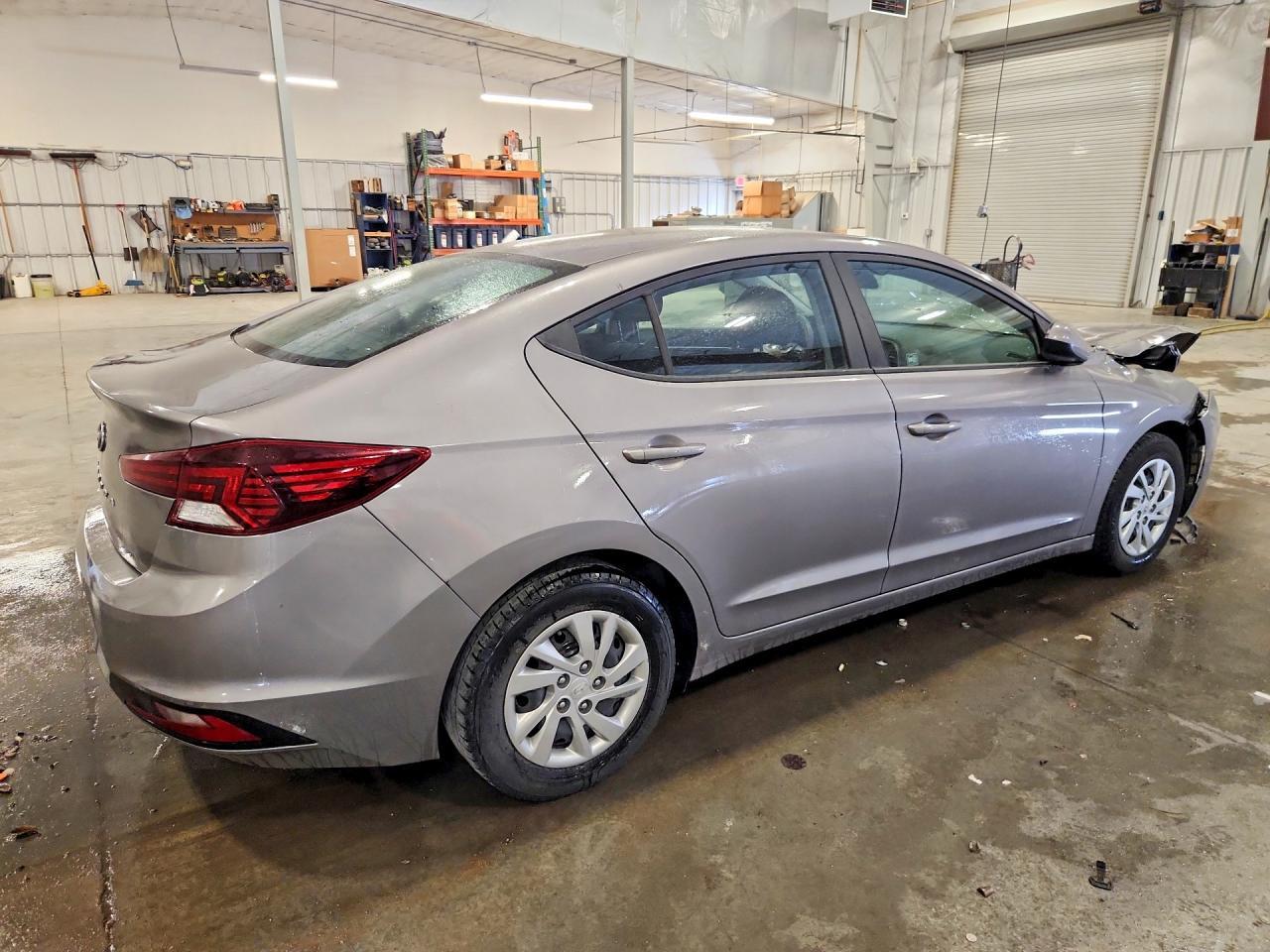 2020 Hyundai Elantra Se - Фото 3