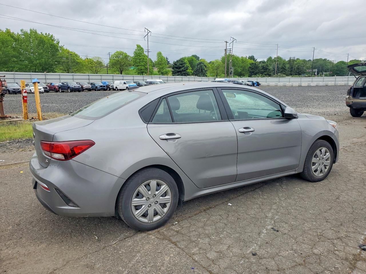 2021 Kia Rio S - Image 3