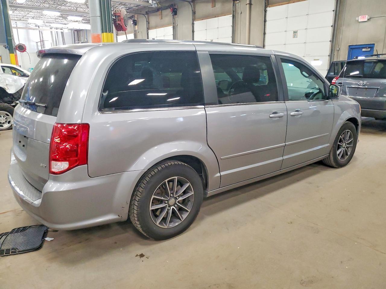 2016 Dodge Grand Caravan Sxt - Фото 3