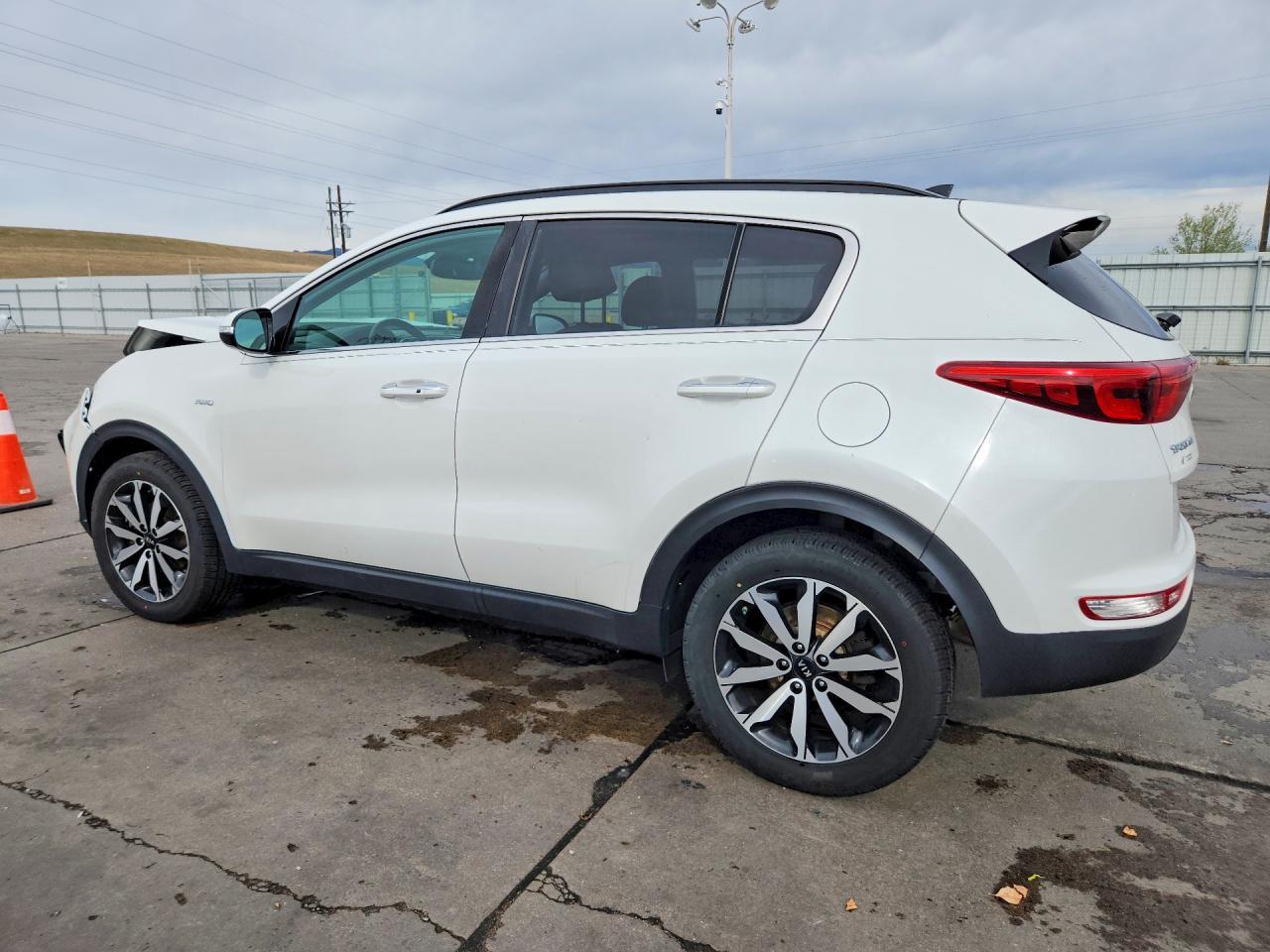 2018 Kia Sportage Ex - Image 2