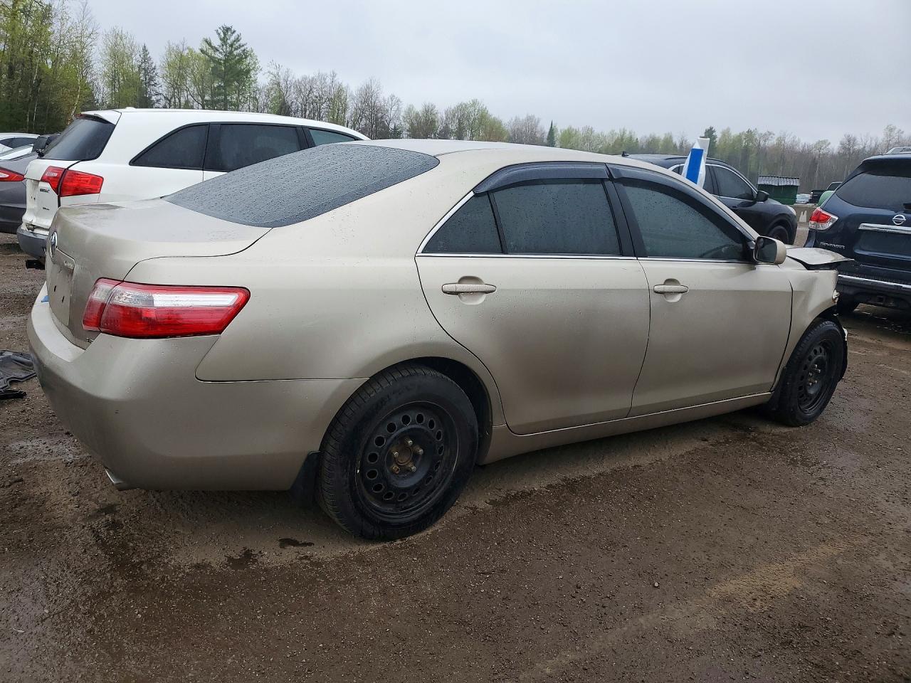 2008 Toyota Camry Le - Фото 3