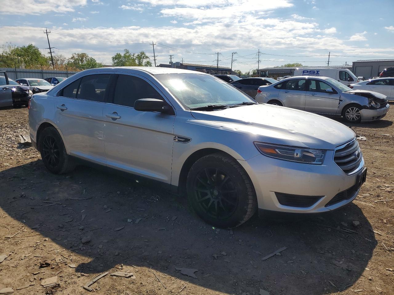 2018 Ford Taurus Se - Image 4