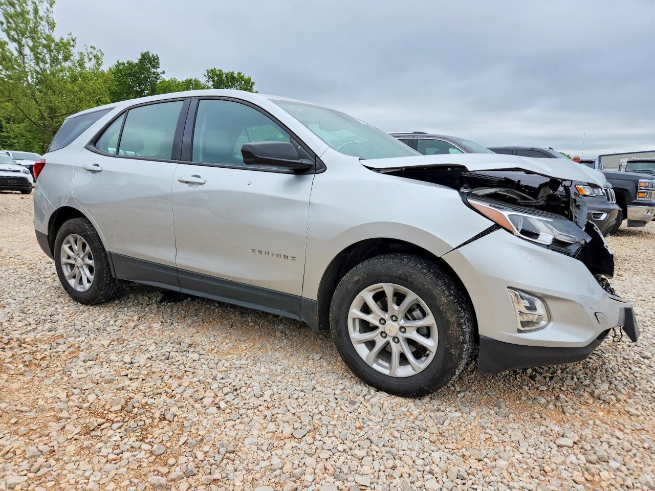 2018 Chevrolet Equinox Ls - Фото 4