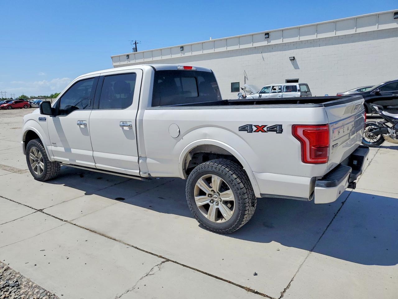 2015 Ford F-150 - Фото 2