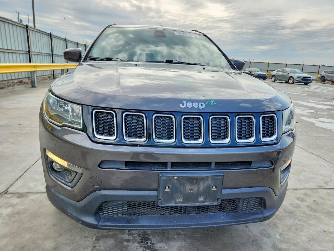 2018 Jeep Compass - Image 5