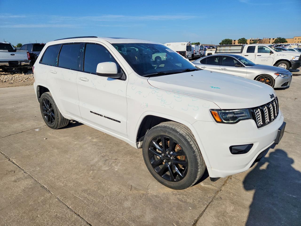 2022 Jeep Grand Cherokee Laredo E - Фото 4