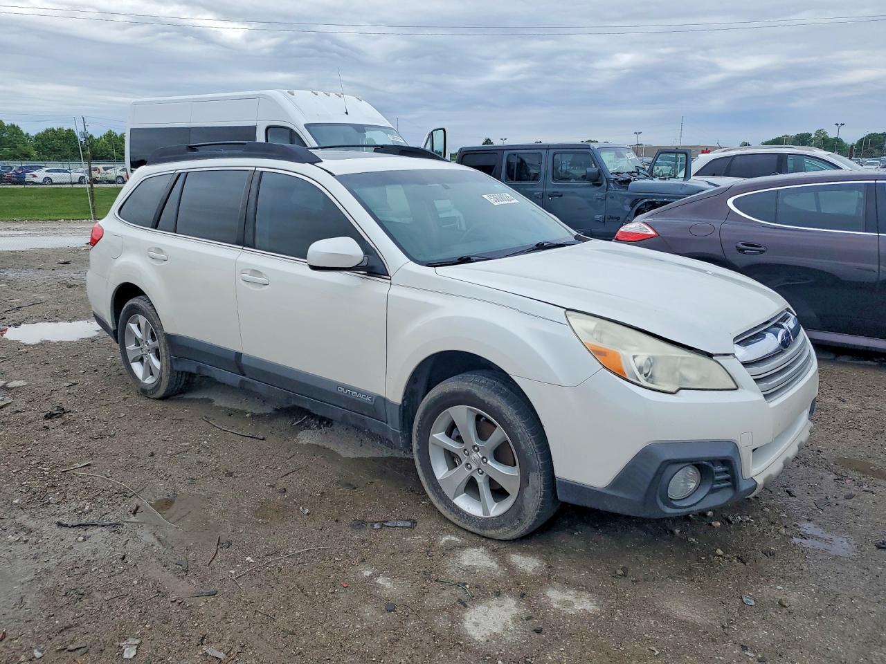 2014 Subaru Outback 2.5I Limited - Image 4
