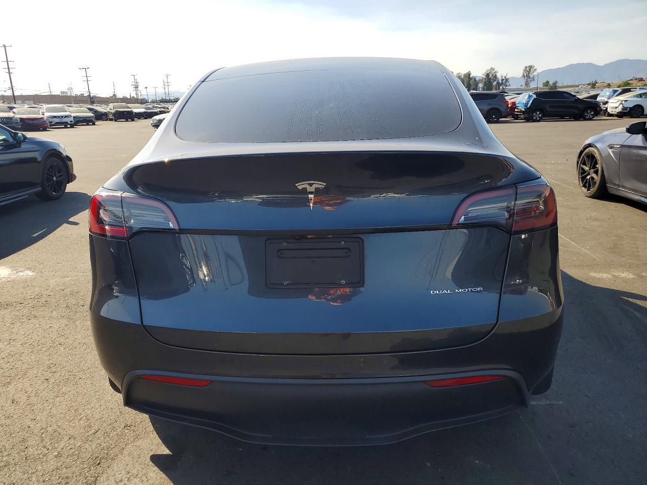 2024 Tesla Model Y - Фото 6