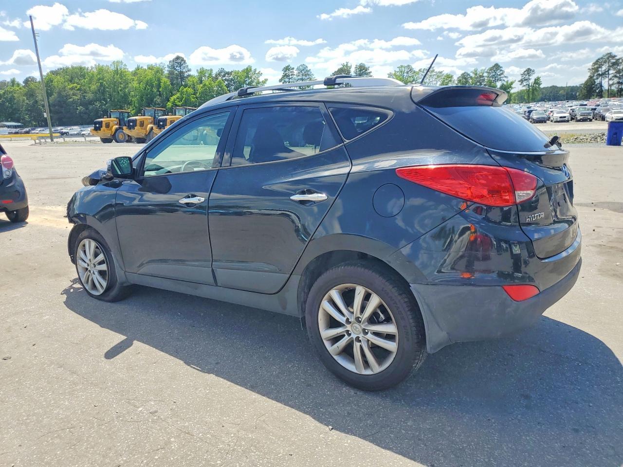 2012 Hyundai Tucson Limited - Image 2