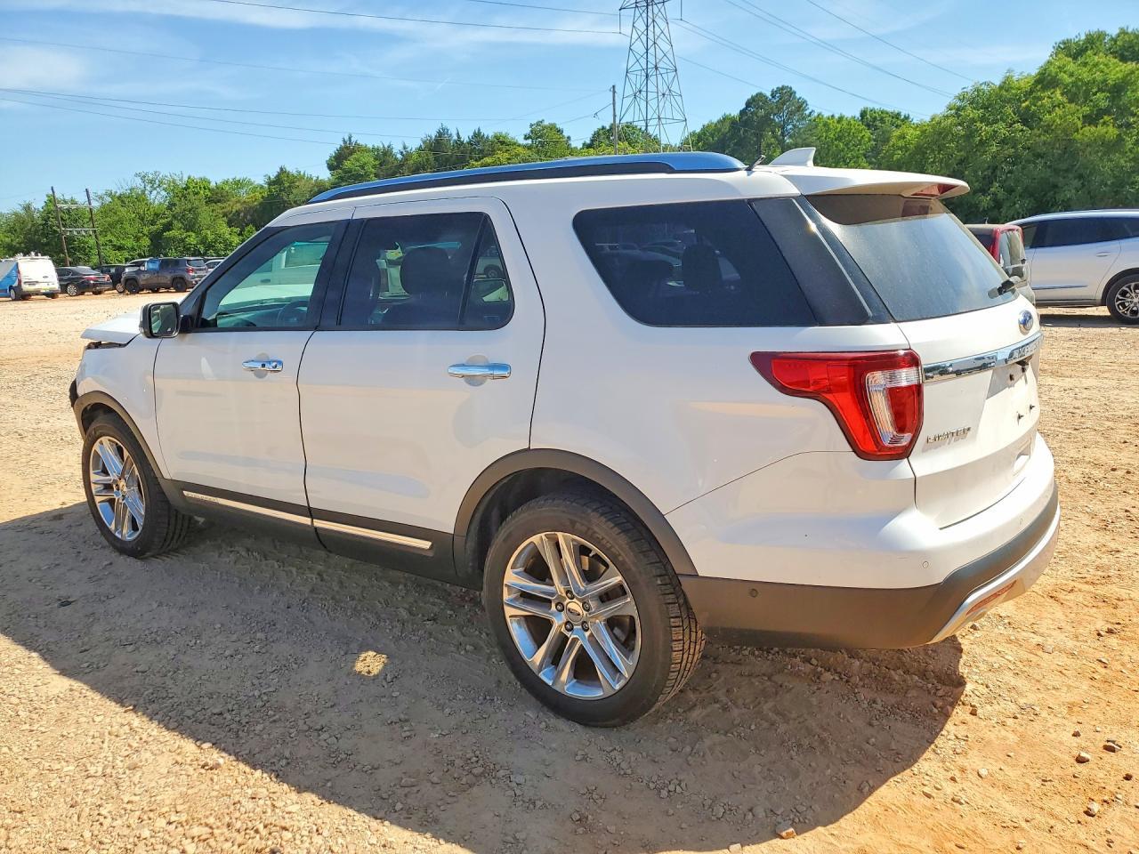 2017 Ford Explorer Limited - Image 2