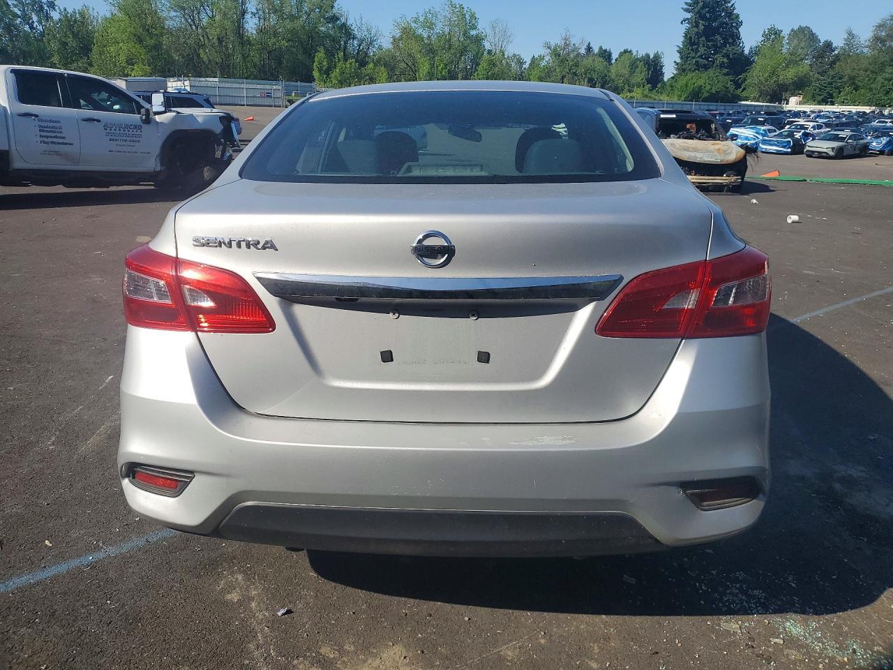 2019 Nissan Sentra S - Фото 6