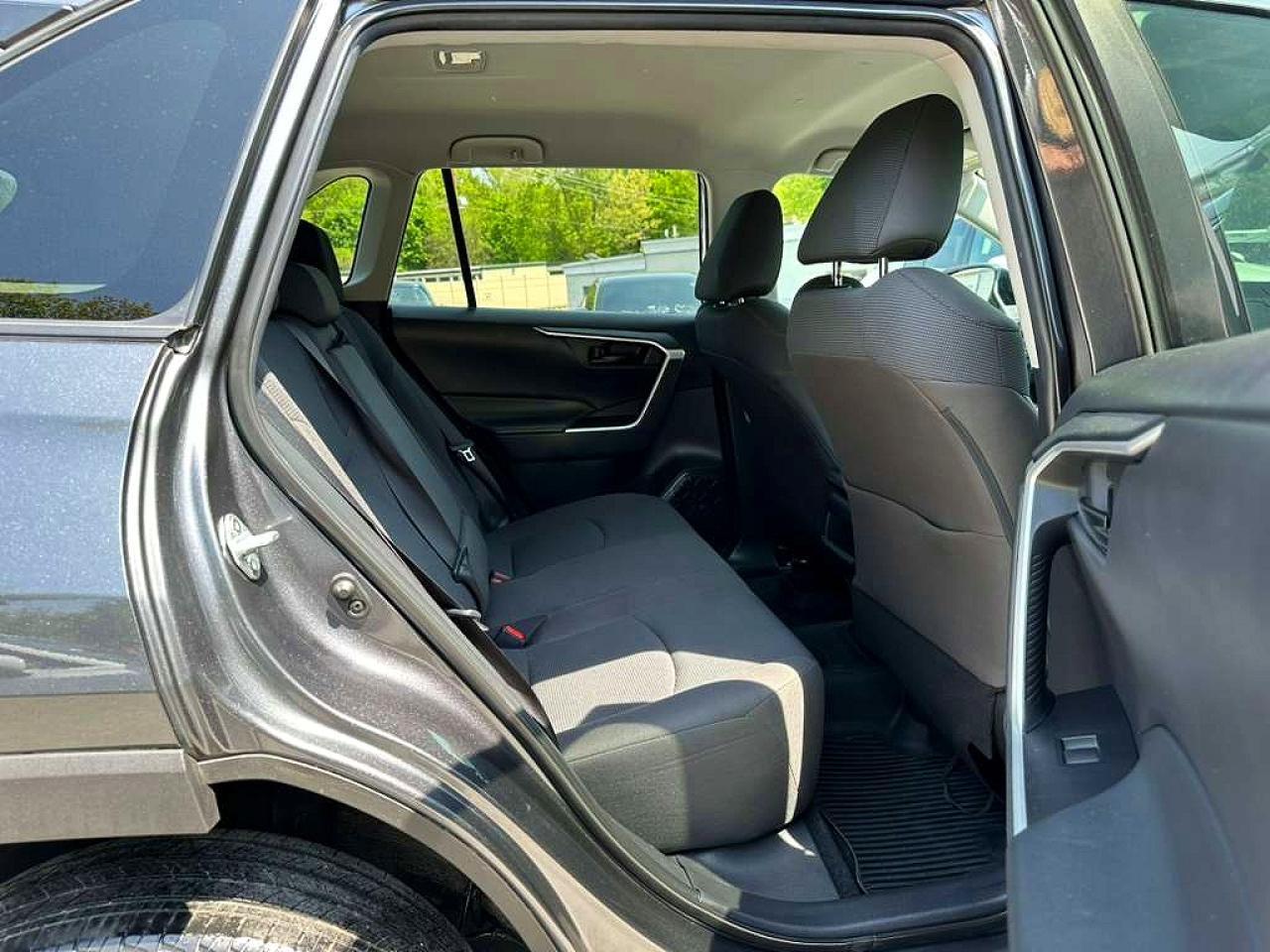 2021 Toyota Rav4 Le - Фото 5