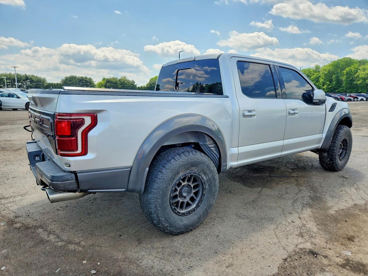 2017 Ford F150 Raptor - Image 3
