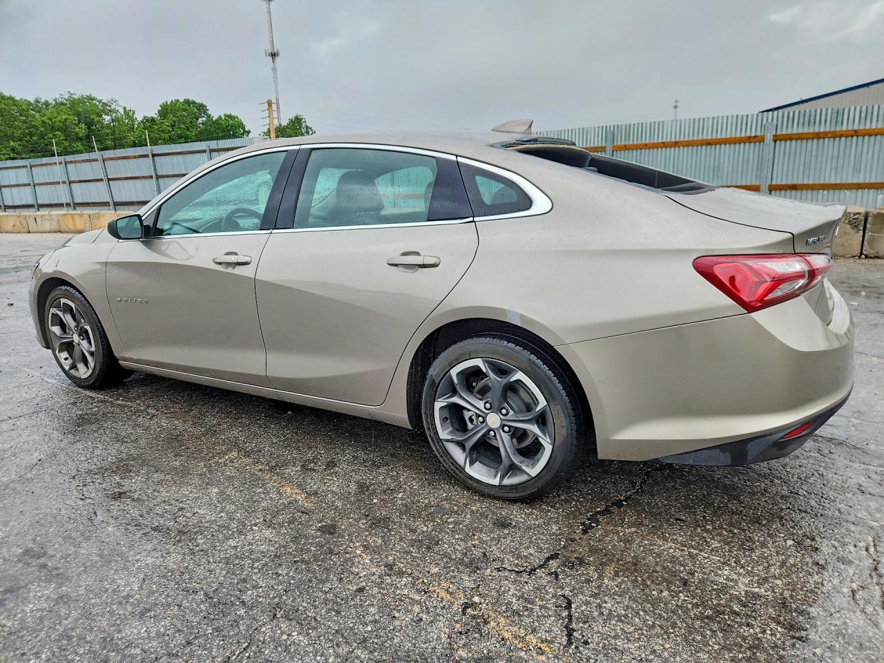 2022 Chevrolet Malibu Lt - Фото 2