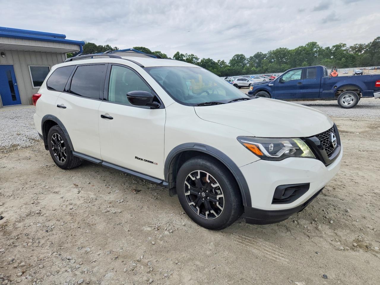 2020 Nissan Pathfinder Sv - Image 4