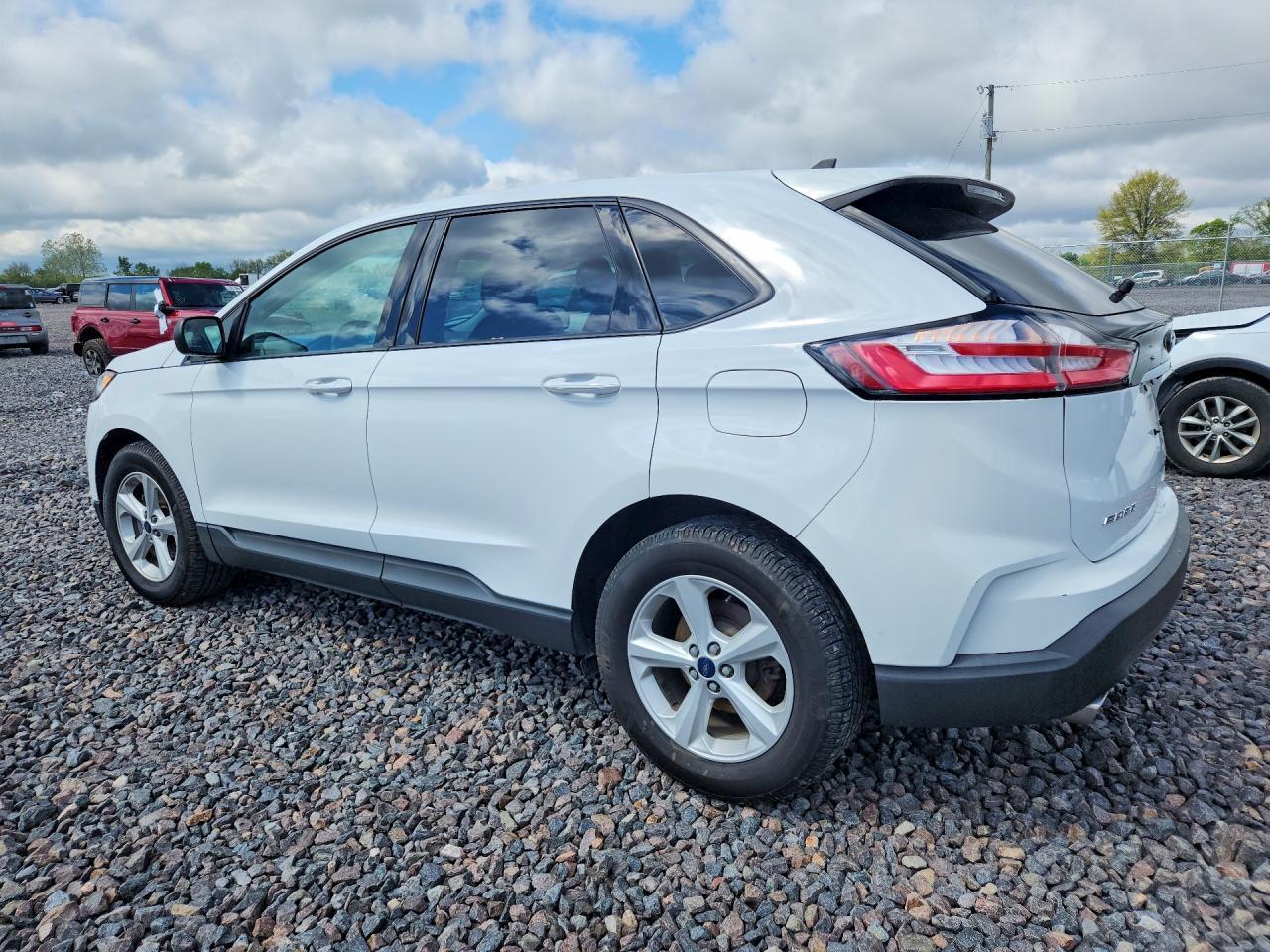 2019 Ford Edge Se - Image 2