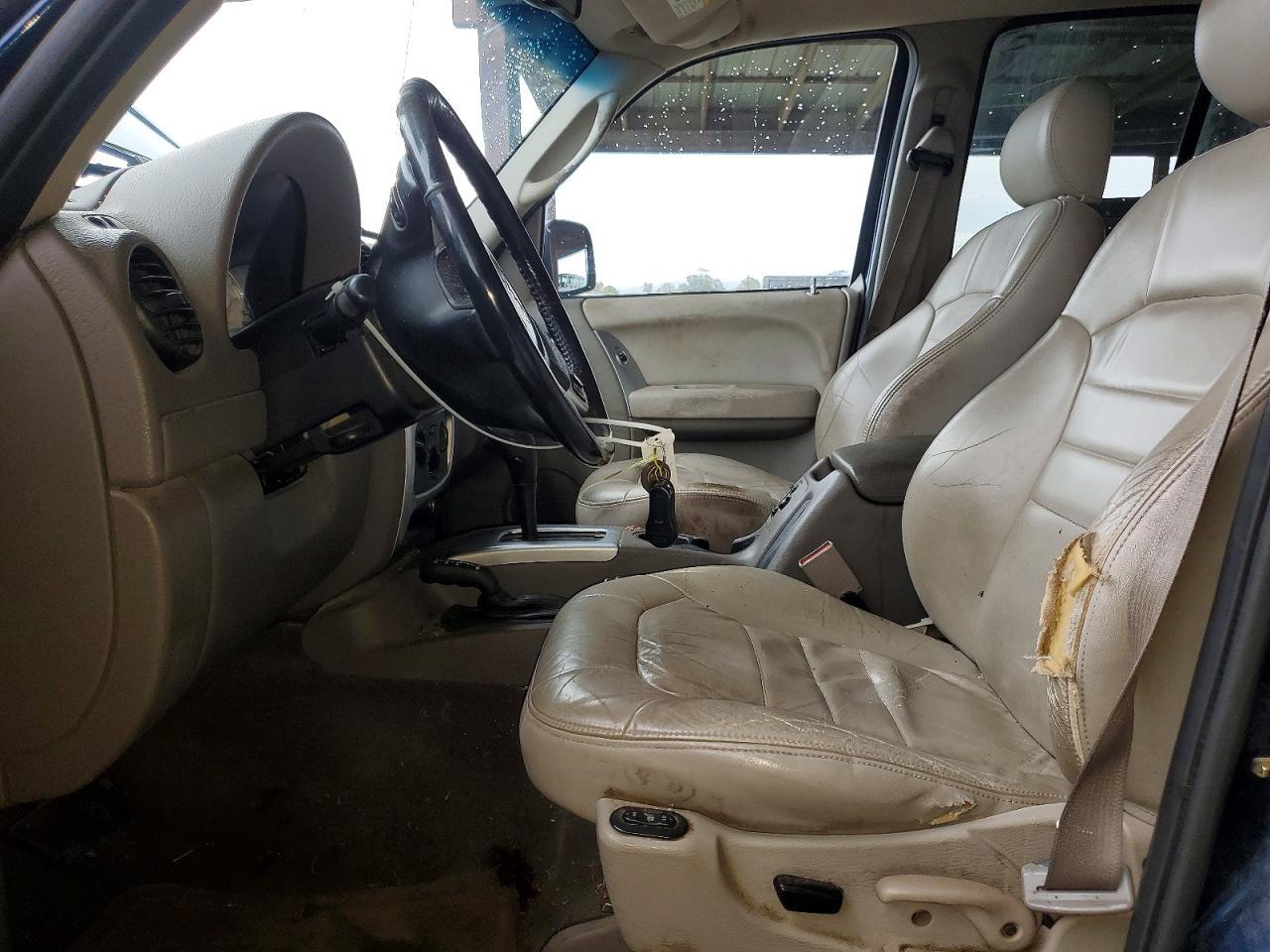 2004 Jeep Liberty Limited - Image 7