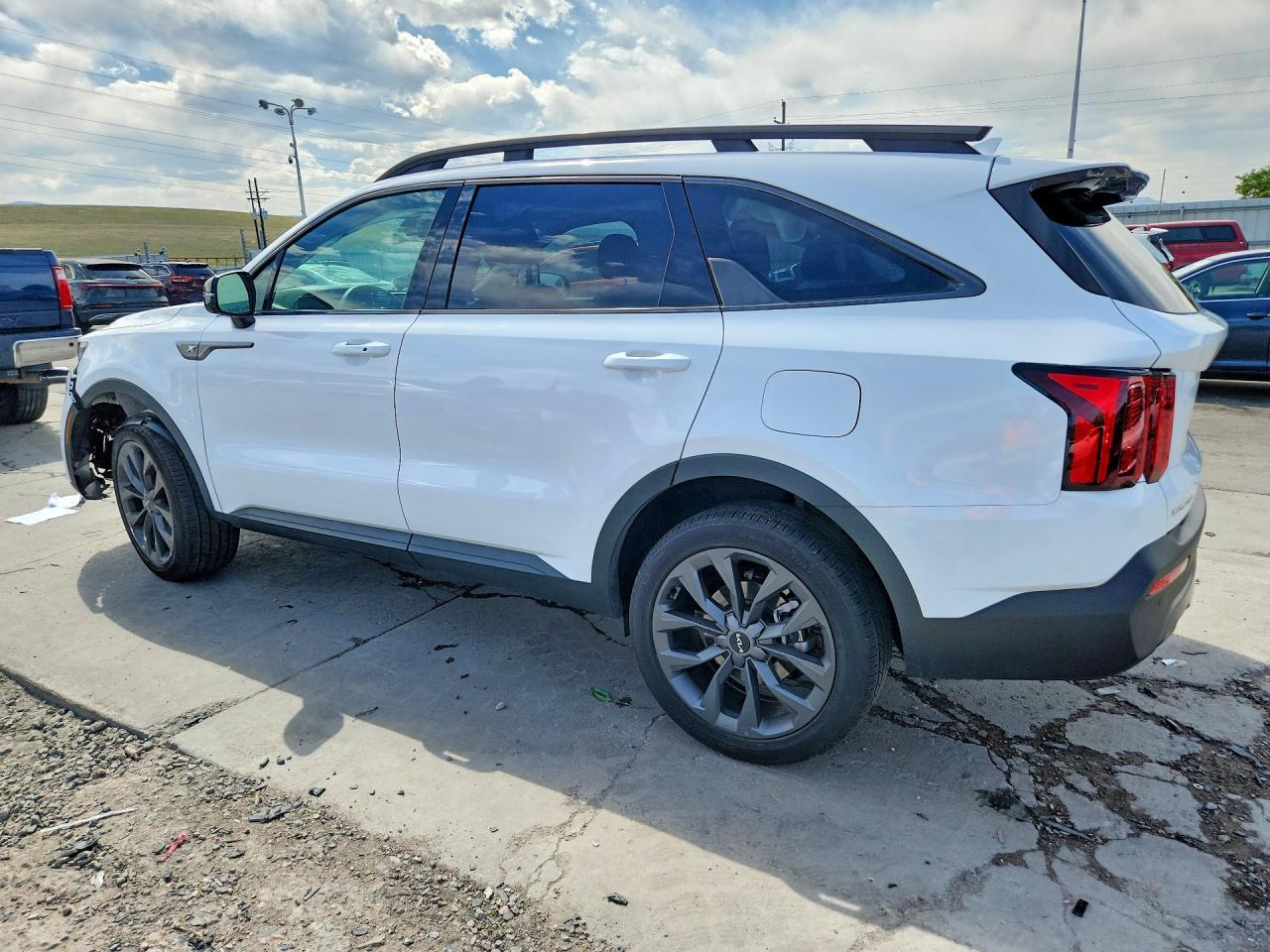 2023 Kia Sorento Ex - Image 2