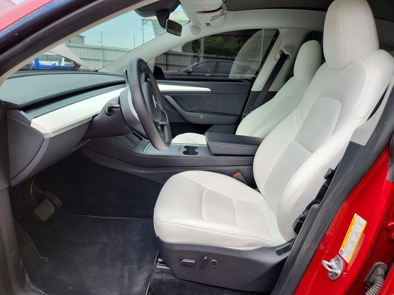 2023 Tesla Model Y - Image 7