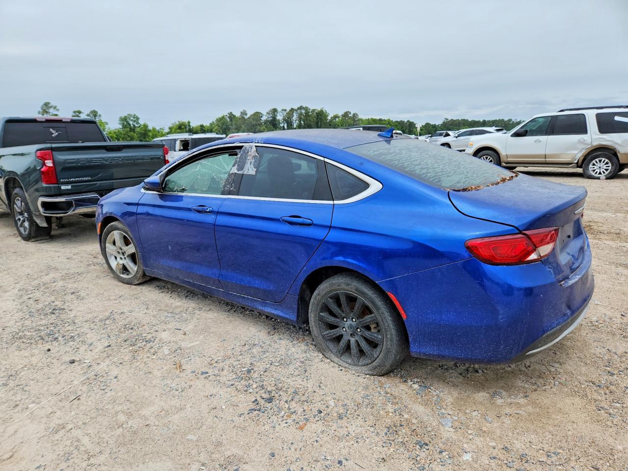 2016 Chrysler 200 Limited - Фото 2