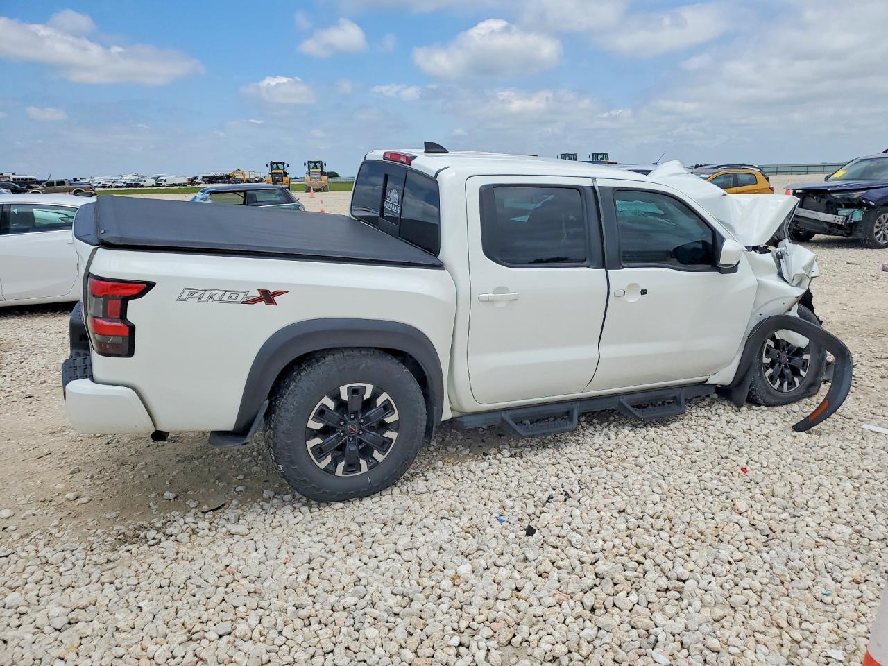 2022 Nissan Frontier Pro-X - Фото 3