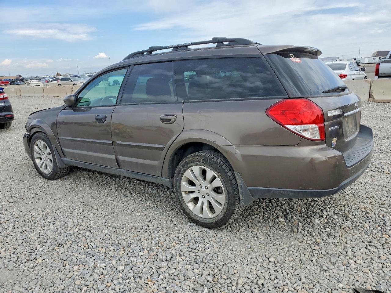 2009 Subaru Outback 2.5I Limited - Image 2