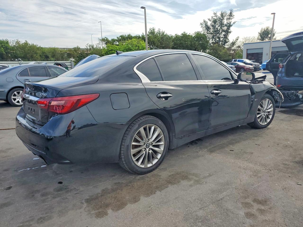 2019 Infiniti Q50 3.0T Luxe - Image 3