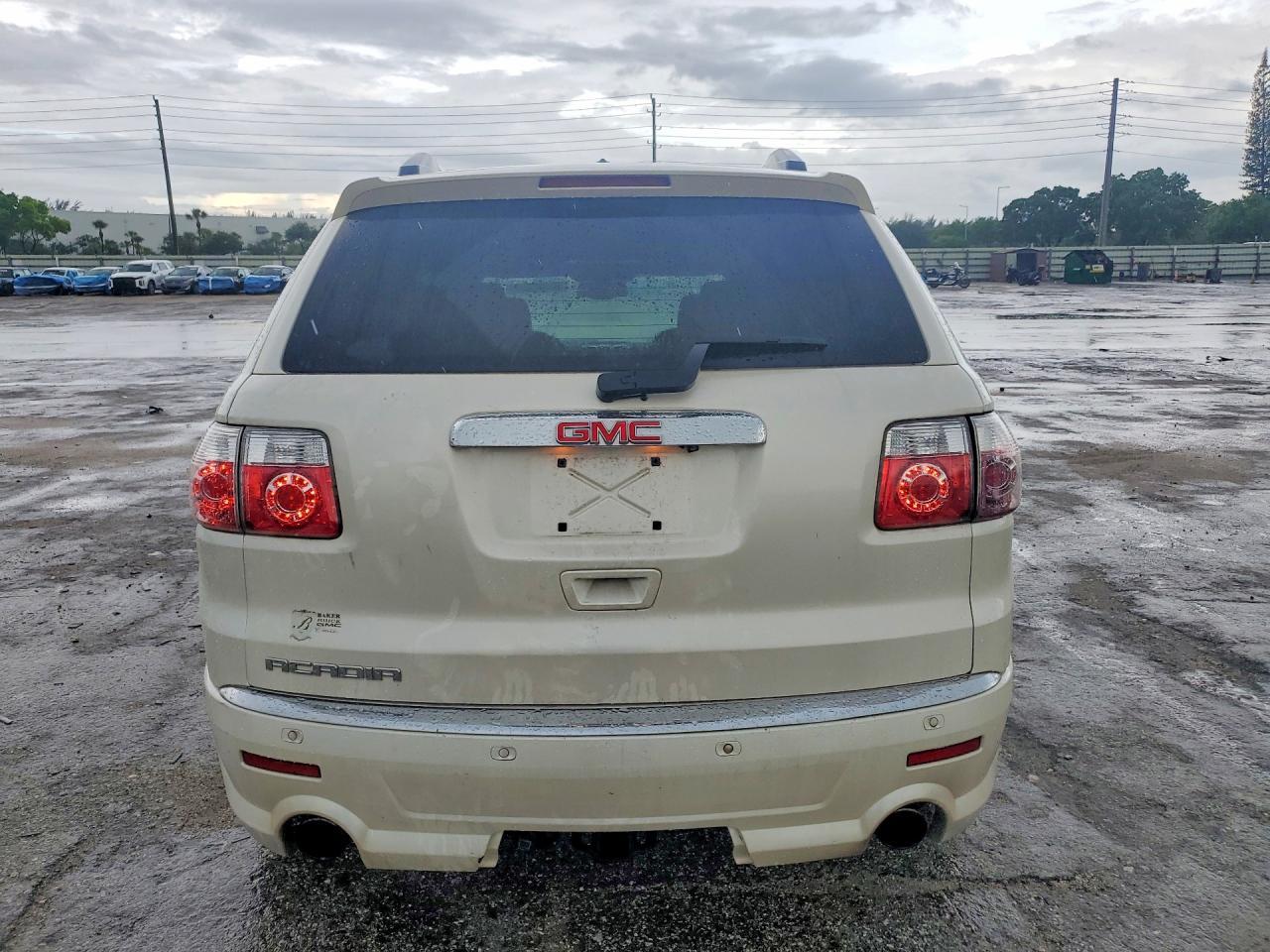 2011 GMC Acadia Denali - Image 6
