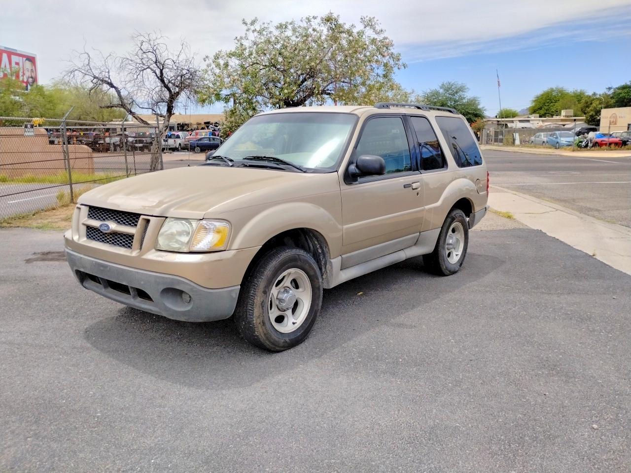 2003 Ford Explorer Sport - Фото 2