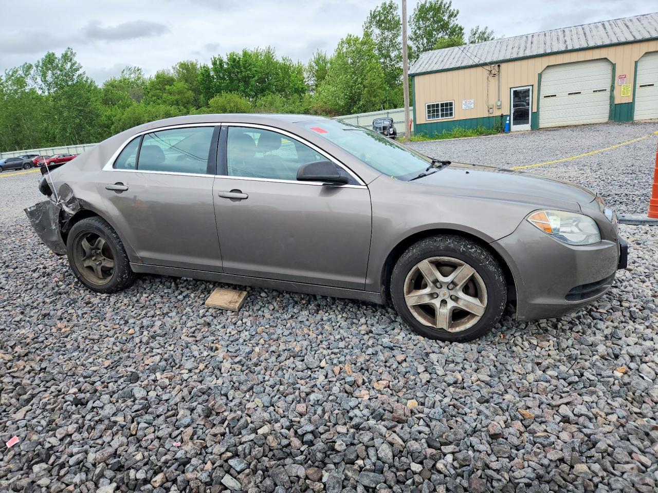 2010 Chevrolet Malibu Ls - Image 4