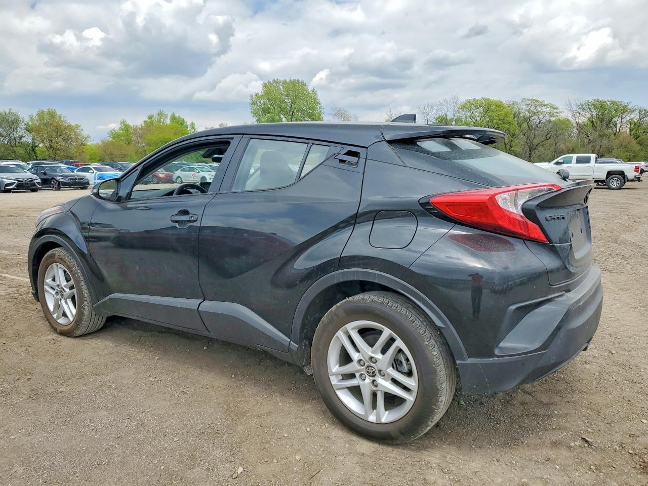 2020 Toyota C-Hr Le - Image 2