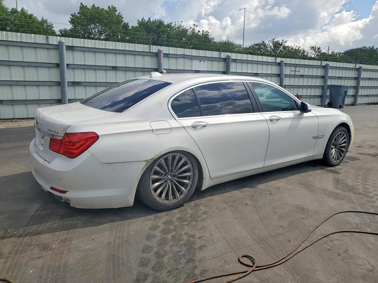 2012 BMW 740 Li - Фото 3