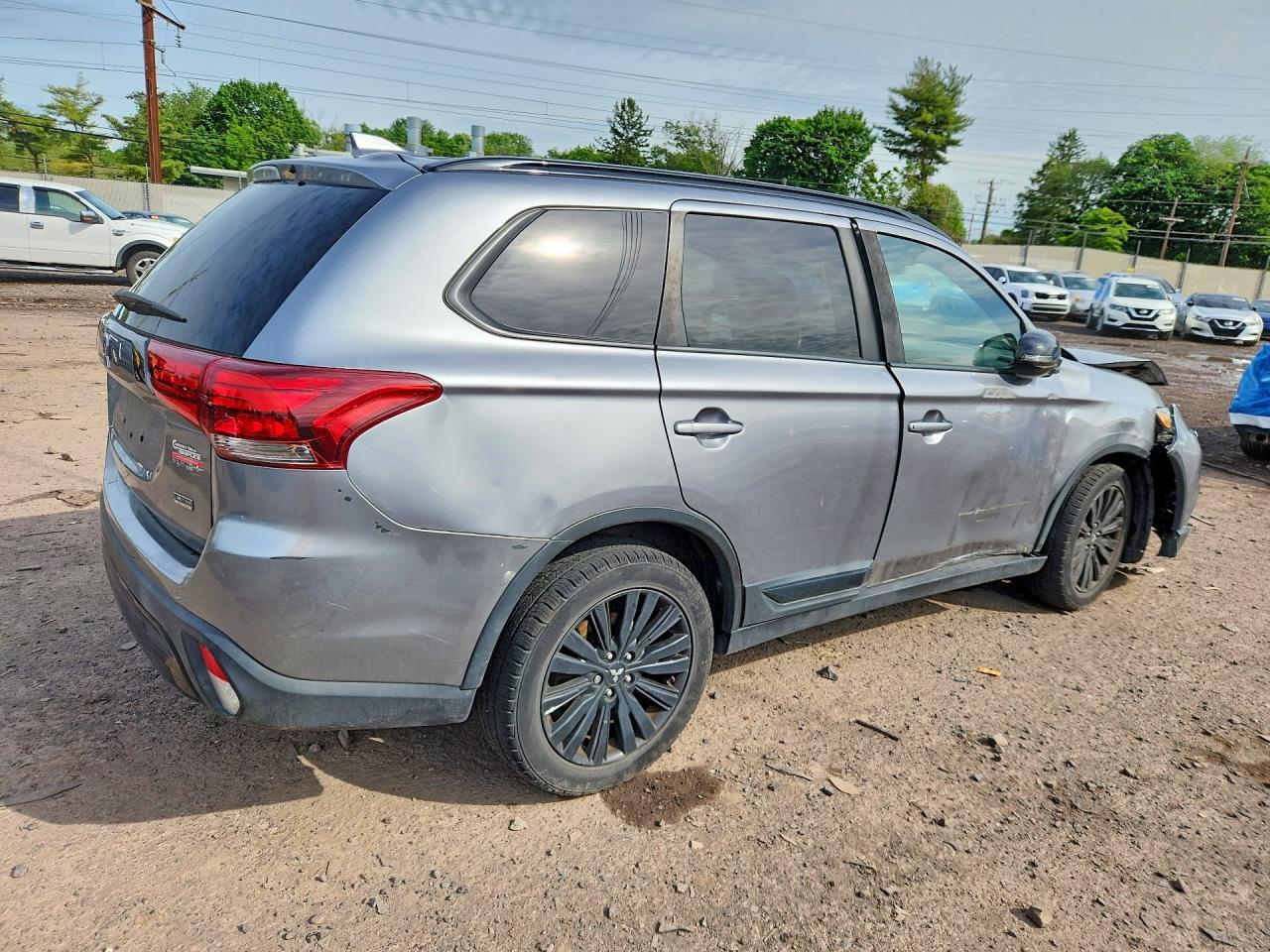 2020 Mitsubishi Outlander Se - Фото 3