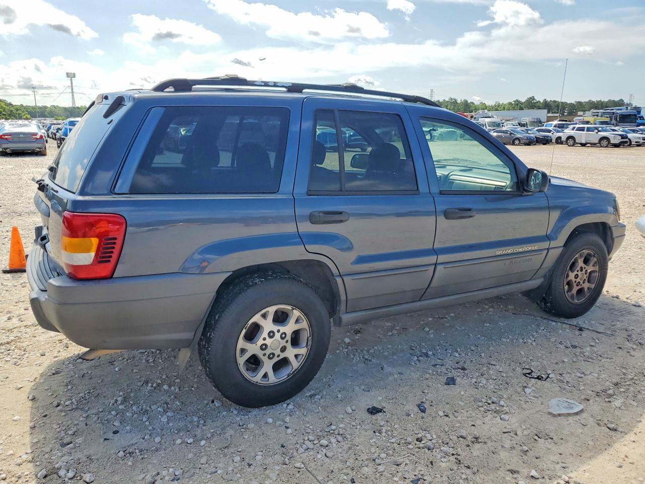 2001 Jeep Grand Cherokee Laredo - Image 3