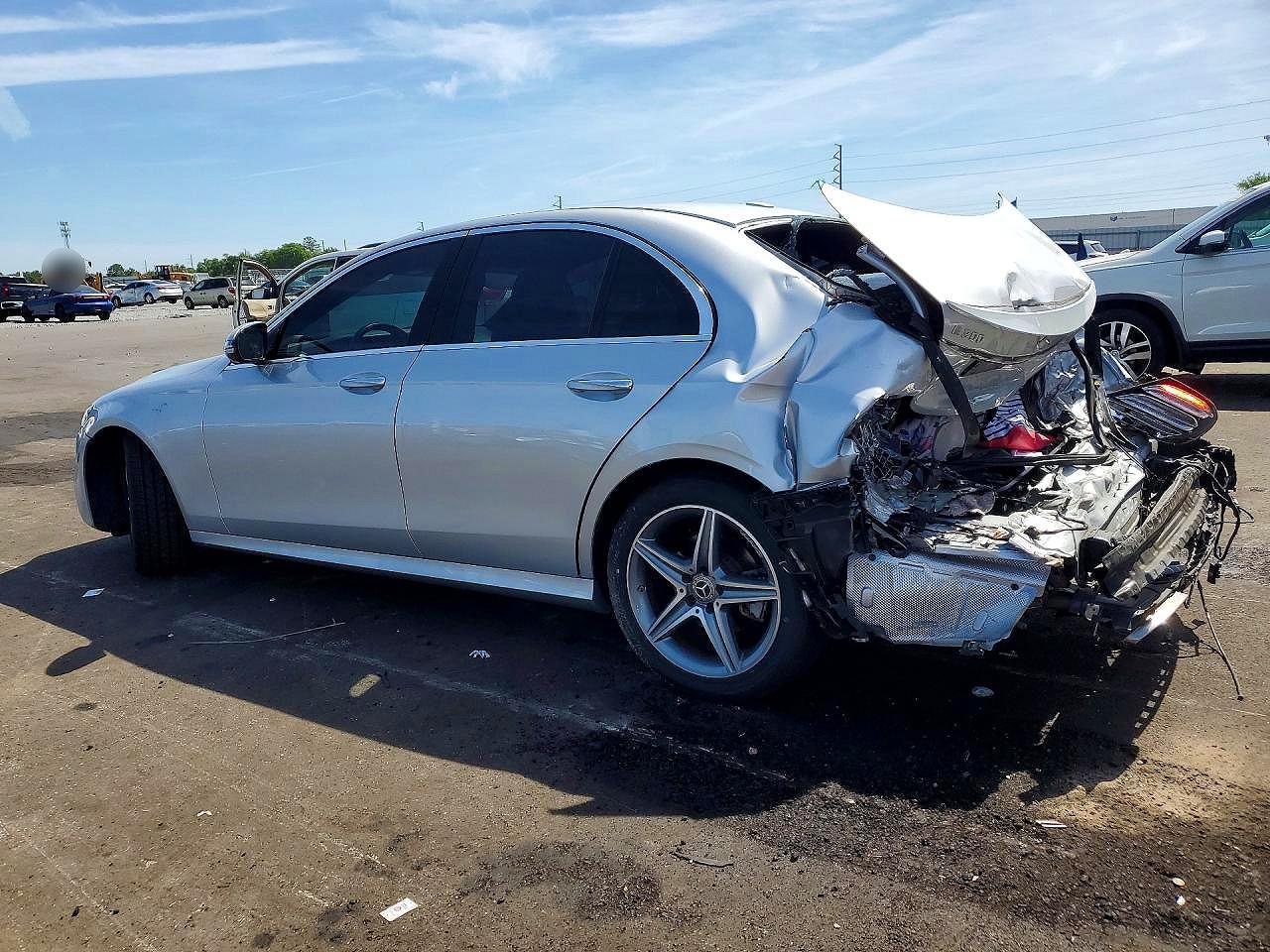 2019 Mercedes-Benz E 300 - Фото 2