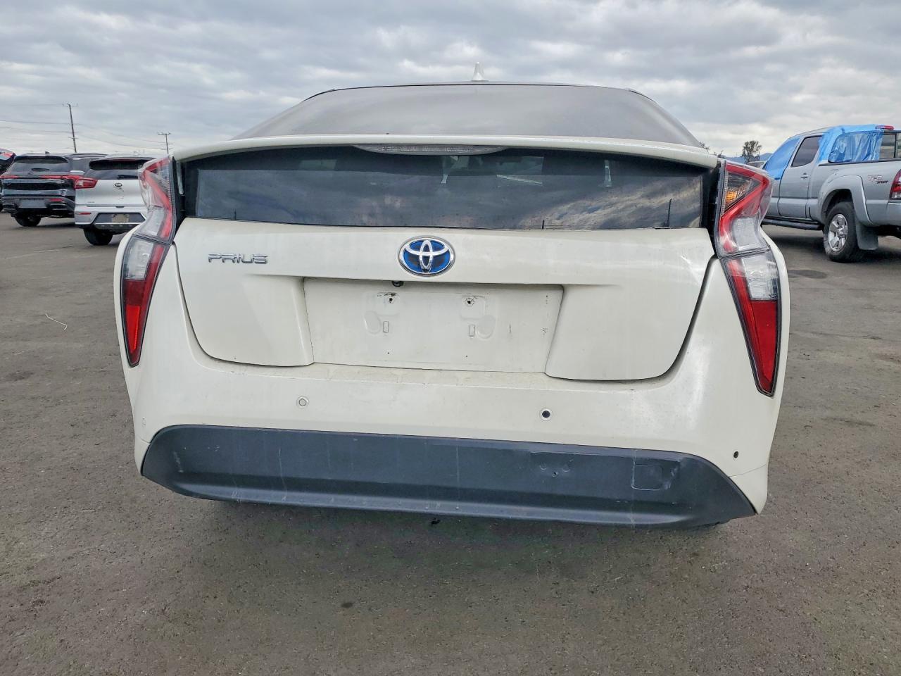2017 Toyota Prius Two - Фото 6