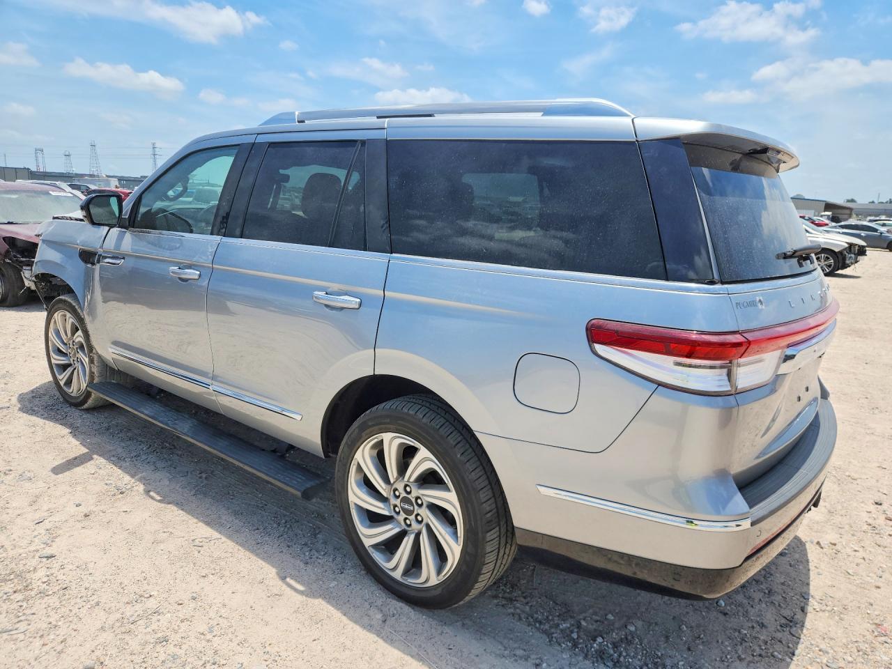 2022 Lincoln Navigator Reserve - Фото 2